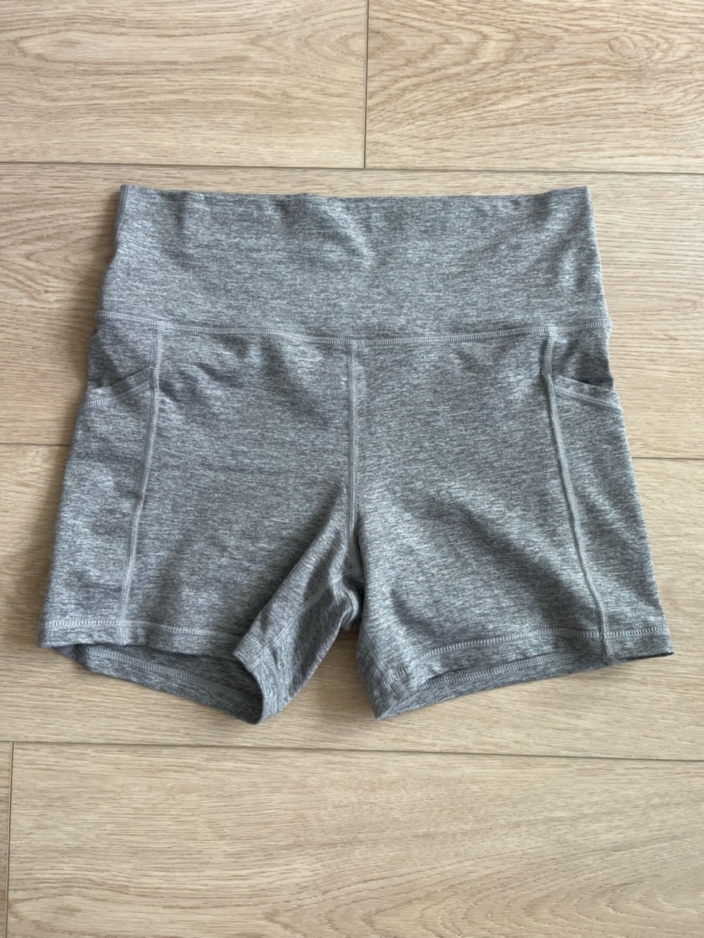 Aerie “The Hugger” High Waisted 5” Pocket Bike Short